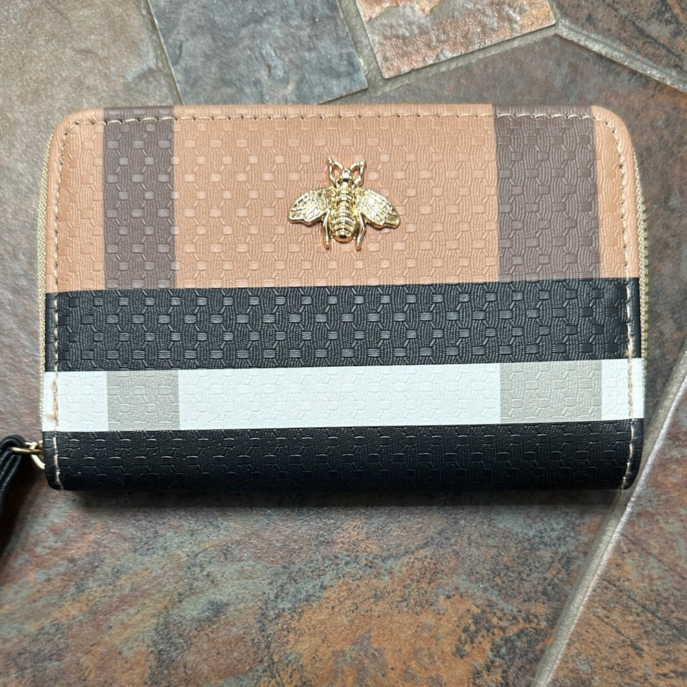 Plaid wallet
